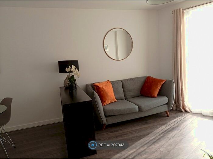 2 Bedroom Flat To Rent In Trent House, Maidenhead, SL6