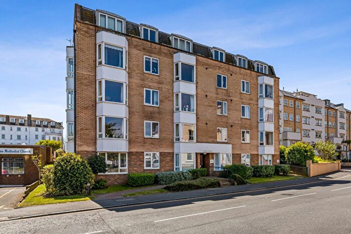 2 Bedroom Flat For Sale In Sandgate Road, Folkestone, CT20