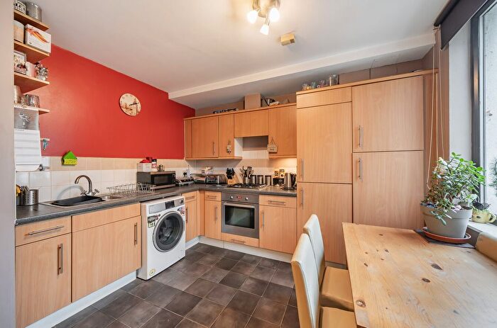 1 Bedroom Flat For Sale In Barton Court, Godstone Road, Whyteleafe, CR3