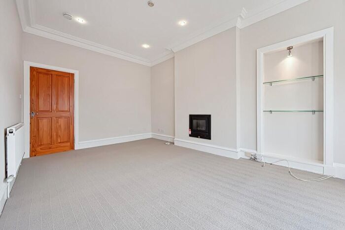 2 Bedroom Flat To Rent In Airlie Street Flat, Flat /, Hyndland, Glasgow, G12