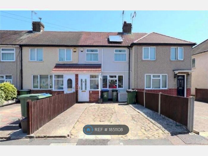 2 Bedroom Terraced House To Rent In Slade Gardens, Erith, DA8