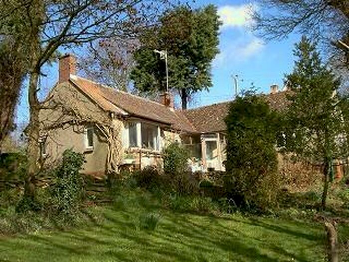 2 Bedroom Detached Bungalow To Rent In Colony Road, Sibford Gower, OX15