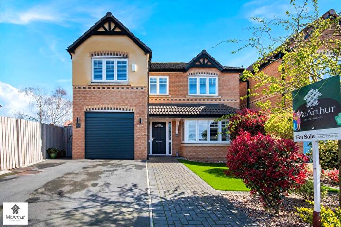 4 Bedroom Detached House For Sale In Hesley Road, Harworth And Bircotes, Doncaster, South Yorkshire, DN11