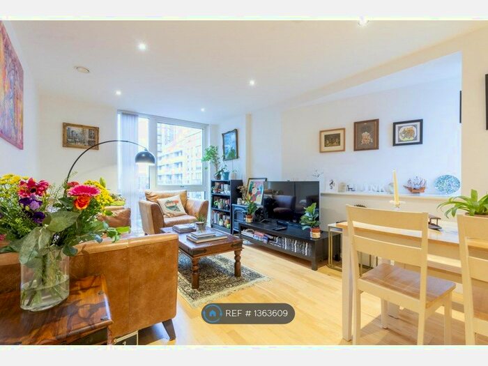 2 Bedroom Flat To Rent In Dowells Street, London, SE10
