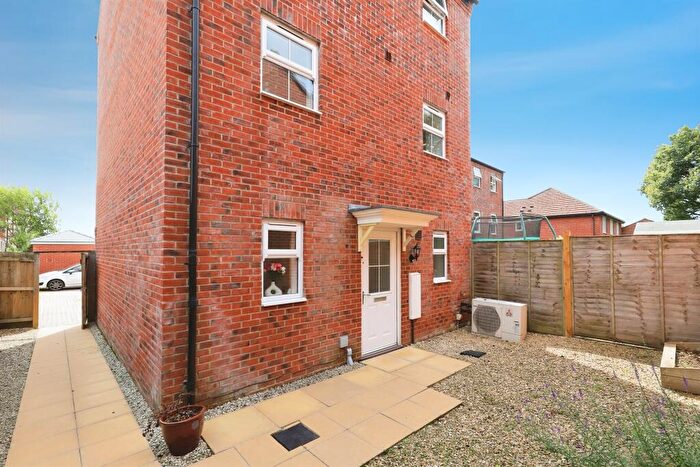3 Bedroom Town House For Sale In Betjeman Way, Cleobury Mortimer, Kidderminster, DY14