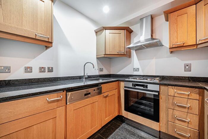 2 Bedroom Apartment To Rent In Kingsley Mews, Wapping, E1W