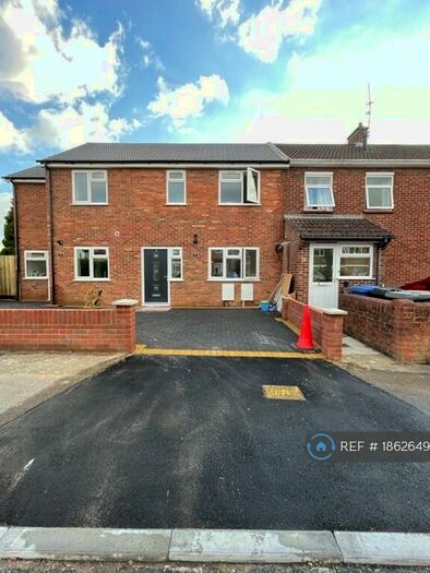 3 Bedroom Terraced House To Rent In Larchfield Road, Maidenhead, SL6