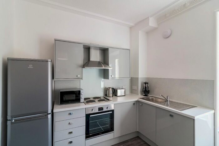 1 Bedroom Flat To Rent In Shepherds Loan, West End, Dundee, DD2