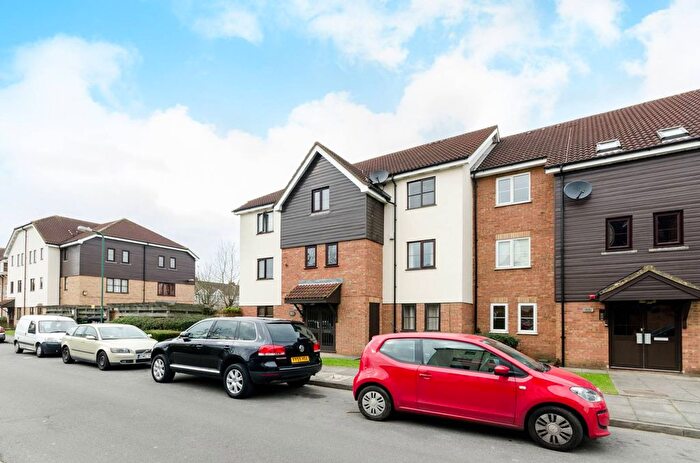 1 Bedroom Flat To Rent In Vicars Bridge Close, Alperton, Wembley, HA0