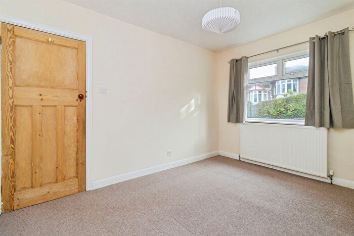 2 Bedroom Semi-detached Bungalow For Sale In Carlton Drive, Preston, Paignton, TQ3