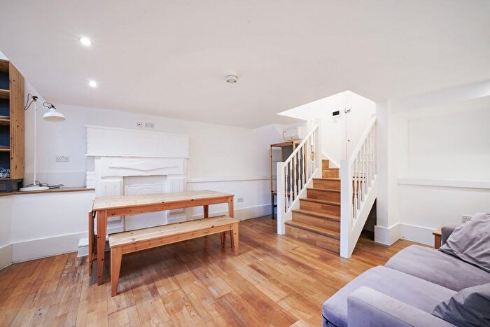 1 Bedroom Flat To Rent In Compayne Gardens, London, NW6