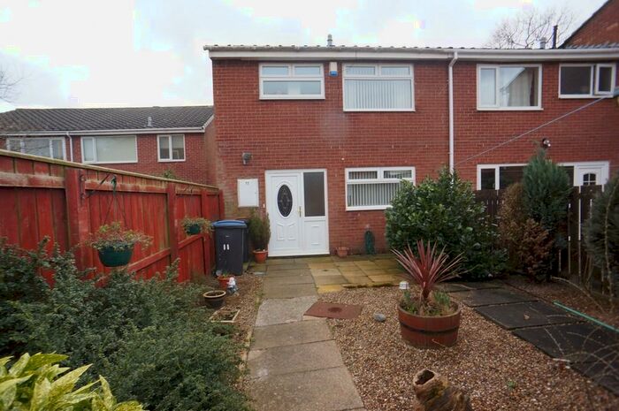 2 Bedroom End Of Terrace House To Rent In Bronte Place, South Stanley, DH9