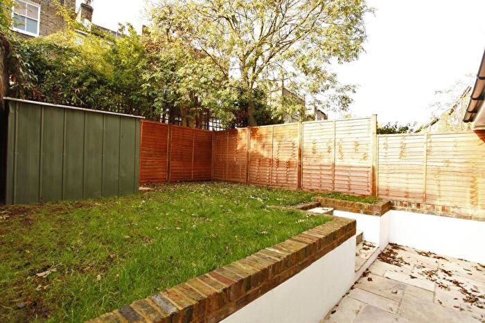 2 Bedroom Flat For Sale In Malvern Road, Maida Hill, London, NW6