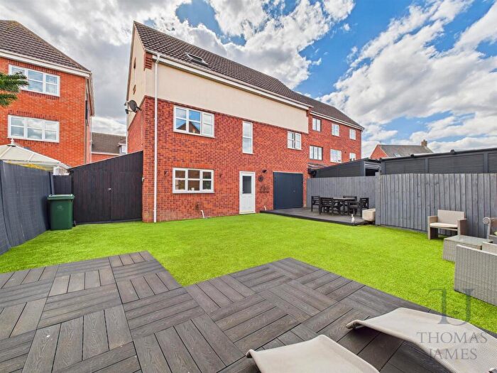 3 Bedroom Link Detached House For Sale In Brettsil Drive, Ruddington, Nottingham, NG11