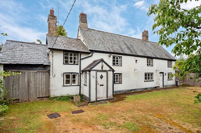 4 Bedroom Detached House For Sale In Wellhead Road, Totternhoe, LU6