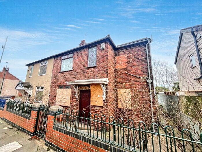 3 Bedroom Semi-Detached House For Sale In Harcourt Road, South Bank, Middlesbrough, TS6