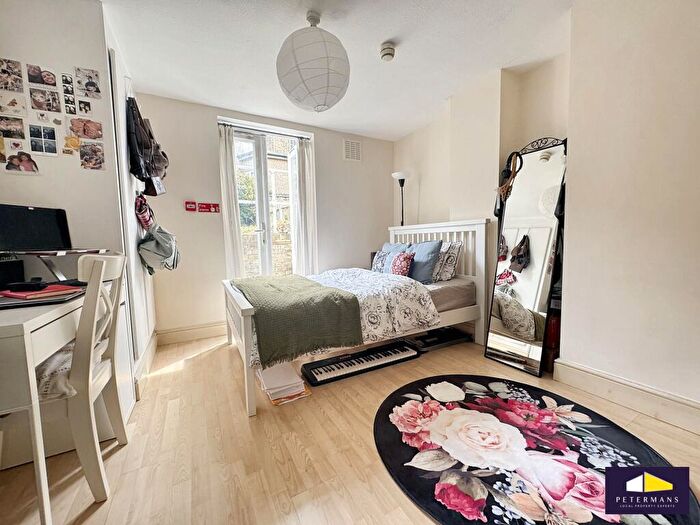 Studio To Rent In Milkwood Road, London, SE24