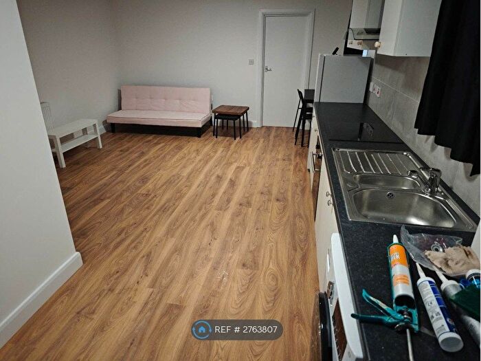 1 Bedroom Flat To Rent In Adelaide Street, Luton, LU1