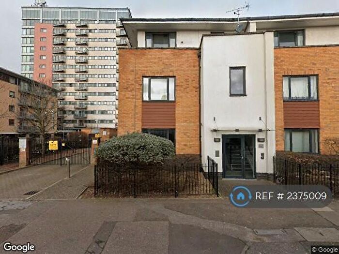 1 Bedroom Flat To Rent In Gateway Court, Ilford, IG2