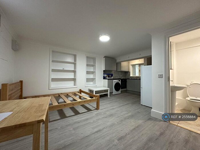 Studio To Rent In Finchley Road, London, NW11