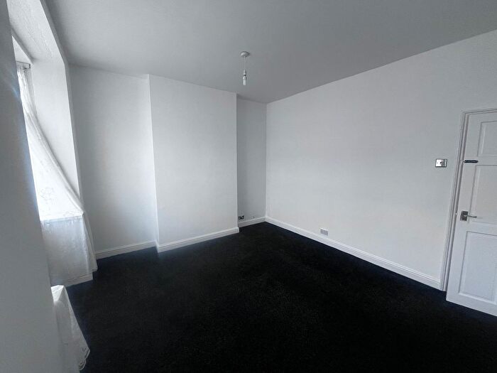 2 Bedroom Property To Rent In Cemetery Road, Bearwood, Smethwick, B67