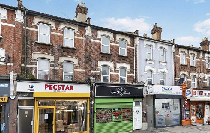 5 Bedroom Flat To Rent In High Street North, Manor Park, E12