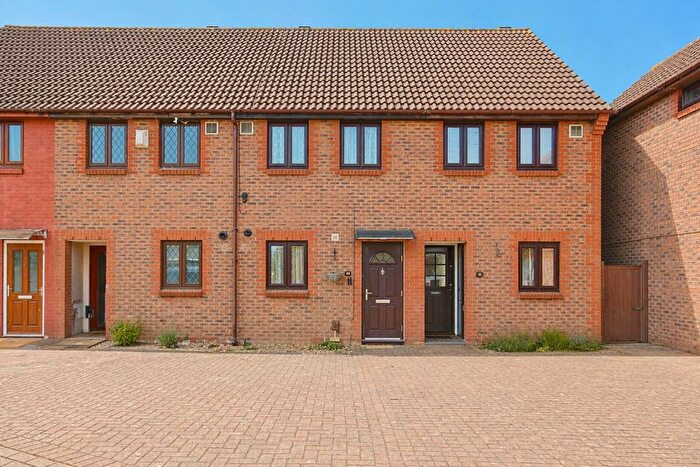 2 Bedroom Terraced House For Sale In Kilross Road, Feltham, TW14