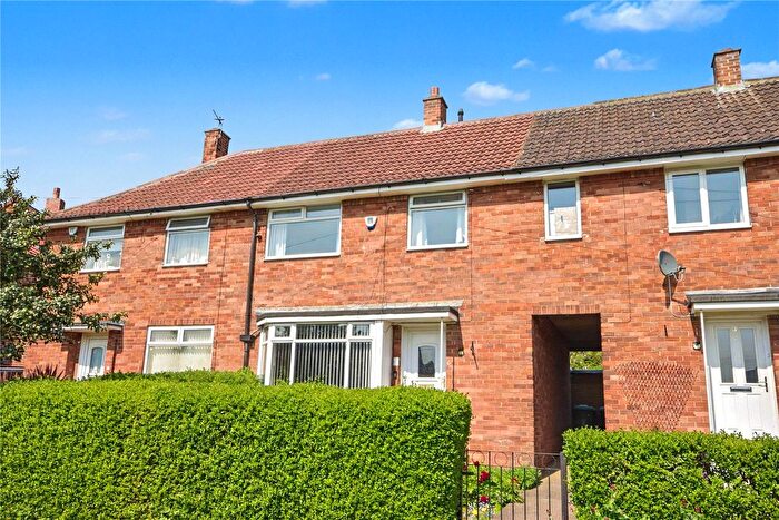 3 Bedroom Terraced House For Sale In Latchmere Cross, Leeds, LS16