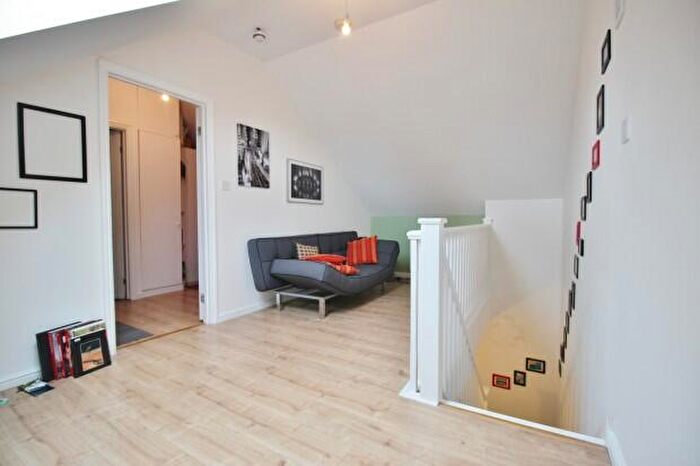 1 Bedroom Flat To Rent In Salusbury Road, Queens Park, NW6
