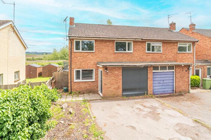 3 Bedroom Semi-Detached House For Sale In Wymans Lane, Swindon Village, GL51