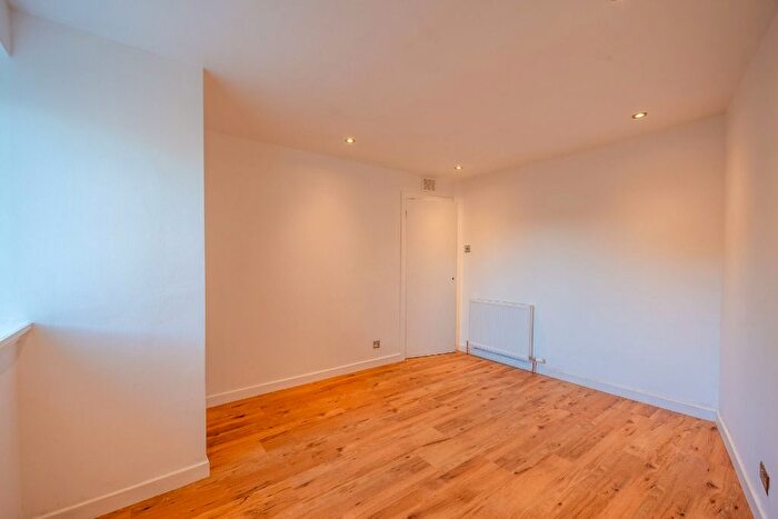2 Bedroom Cottage To Rent In Main Street, Upper Largo, KY8