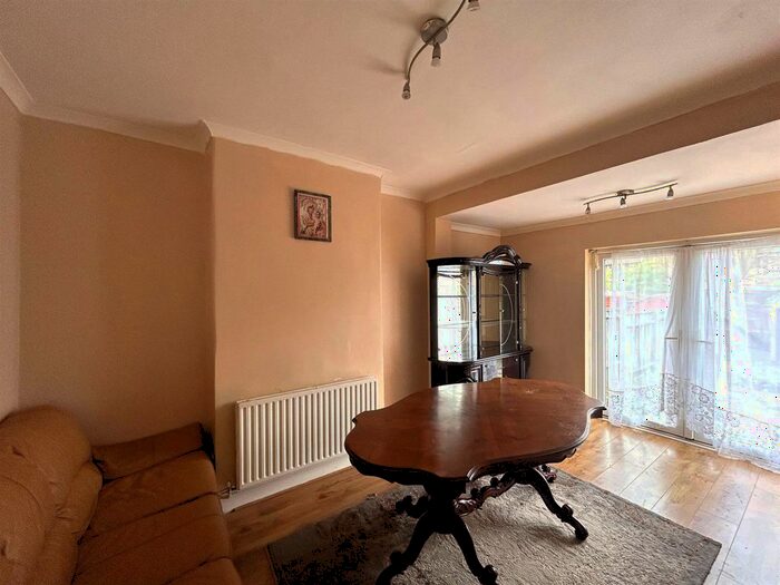 3 Bedroom Property To Rent In Sandford Avenue, London, N22