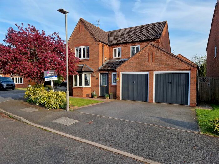 4 Bedroom Detached House For Sale In Poplars Way, Harlow Wood, Mansfield, NG18