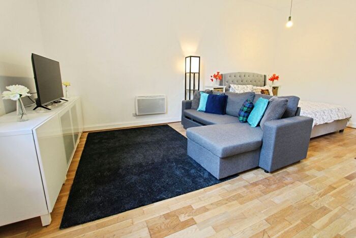 Studio To Rent In St Leonards Crag, The Pleasance, EH8
