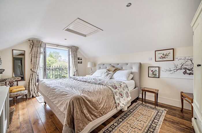 4 Bedroom Detached House For Sale In Windmill Road, Mortimer Common, Reading, Berkshire, RG7