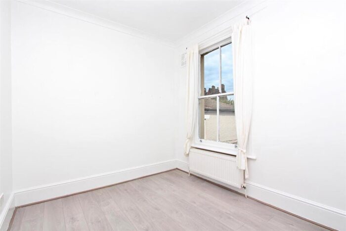 2 Bedroom Flat To Rent In Dynevor Road, N16