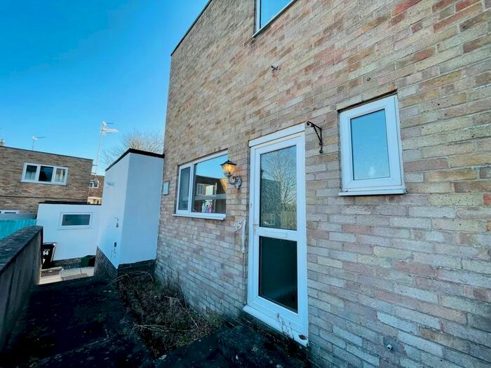 3 Bedroom End Of Terrace House To Rent In St. Johns Court, Keynsham BS31