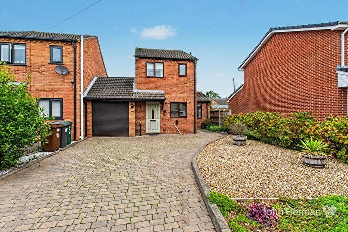 2 Bedroom Link Detached House For Sale In Mercia Drive, Willington, DE65