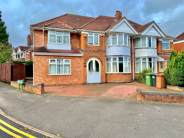 6 Bedroom Semi-Detached House To Rent In Lyndon Road, Solihull, B92