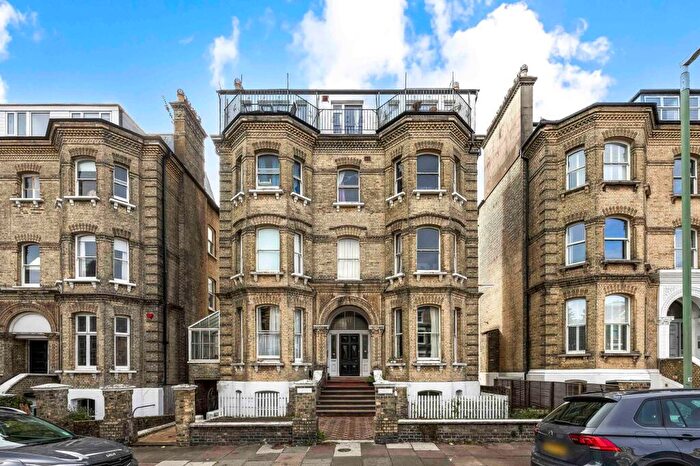 2 Bedroom Apartment For Sale In Wilbury Road, Hove, BN3