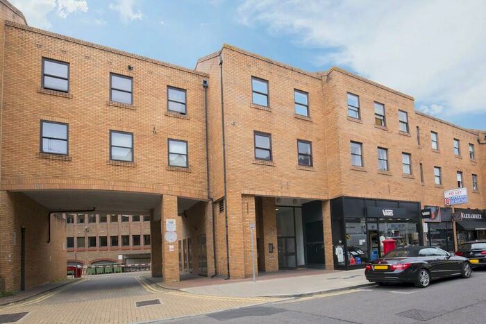 1 Bedroom Apartment To Rent In Fife Road, Kingston Upon Thames, KT1