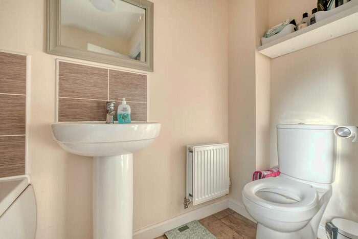 3 Bedroom Terraced House For Sale In Rounds Road, Worcester, WR5