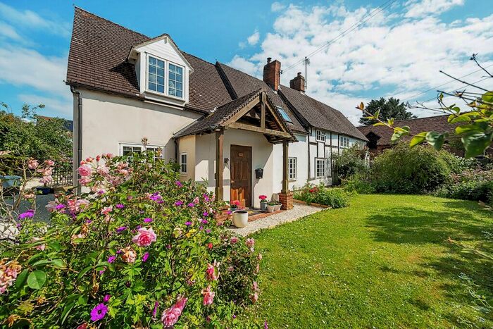 3 Bedroom Semi-Detached House For Sale In Horn Street, Compton, Newbury, RG20