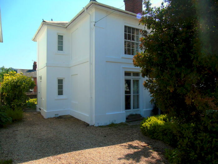 3 Bedroom Semi-Detached House To Rent In St. James Villas, Winchester, SO23