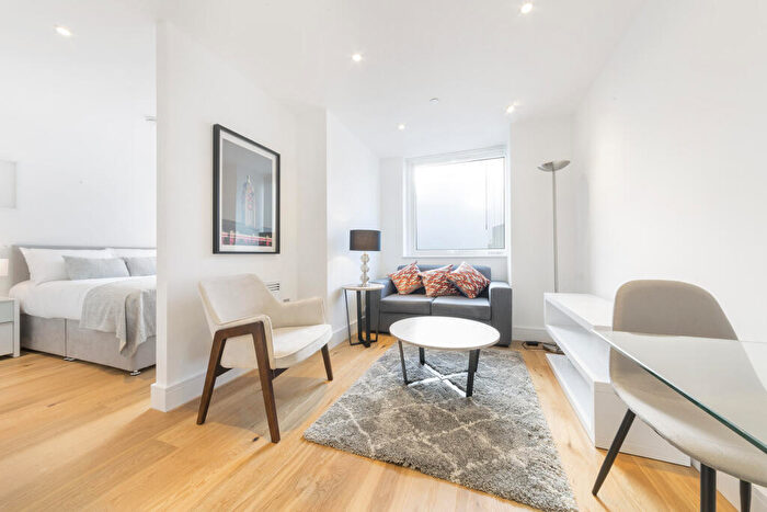 Apartment To Rent In Skyline, - High Street, Slough, SL1