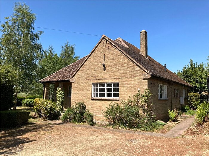 3 Bedroom Bungalow To Rent In Drury Lane, Charlton, Banbury, Northamptonshire, OX17