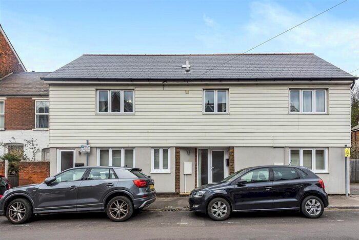 1 Bedroom Flat To Rent In The Willows, Gardner Road, Guildford, GU1