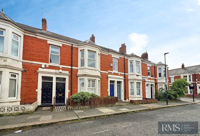 2 Bedroom Flat For Sale In Hazelwood Avenue, Jesmond, Newcastle Upon Tyne, NE2
