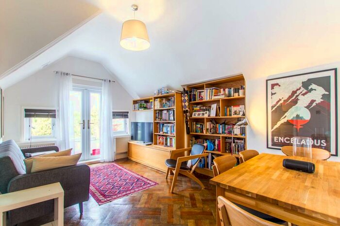 1 Bedroom Flat To Rent In Rowantree Road, Chase Side, Enfield, EN2