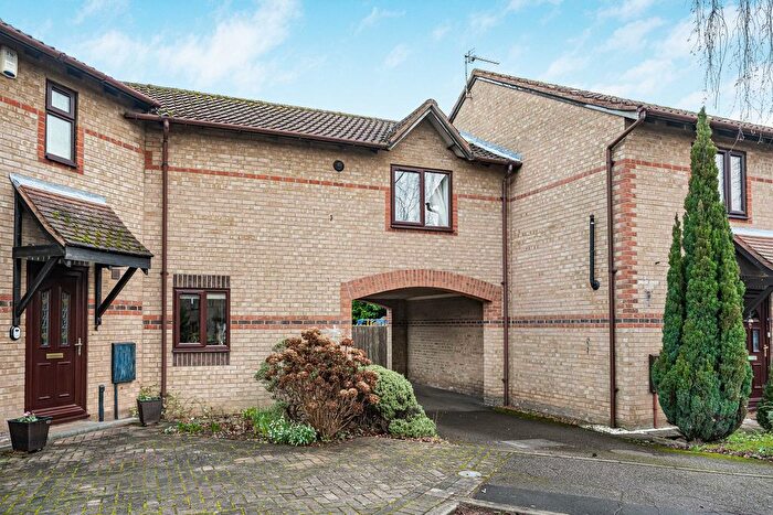 2 Bedroom Terraced House For Sale In Aspen Close, Bicester, OX26